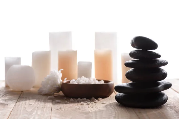 Lázeňské kameny a svíčky — Stock fotografie