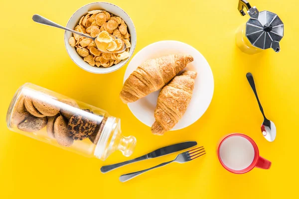 Tasty healthy breakfast — Stock Photo, Image