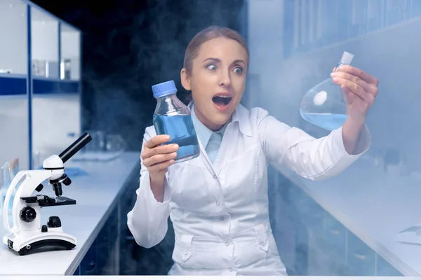 Scientist working with reagent — Stock Photo, Image