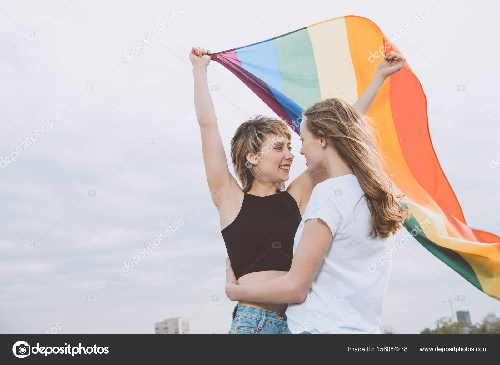 два флага лгбт. Pride flag обои. лгбт фото. под флагами любви. 12 июня день россии.