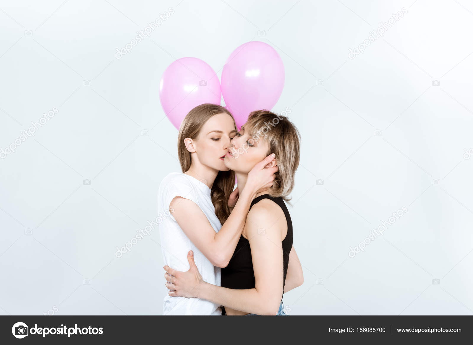 Lesbians Con