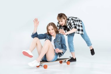 Kaykay ile lezbiyen çift 