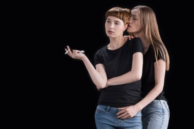 genç kadın kucaklama kız 