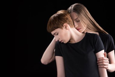 genç kadın kucaklama kız 