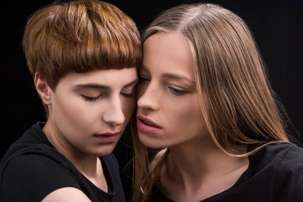 Lesbian couple touching cheeks — Stock Photo, Image