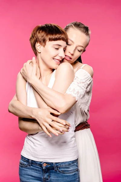 Lesbisk par kramar — Stockfoto