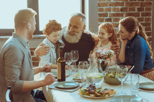 Щасливої родини multigeneration — стокове фото