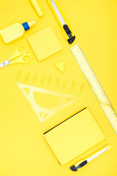 Organized office supplies — Stock Photo