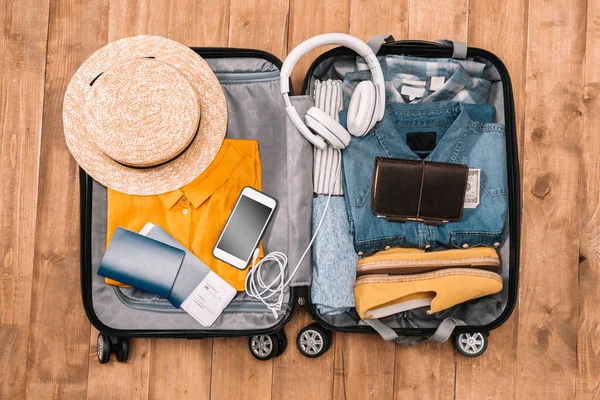 Luggage ready for travel — Stock Photo