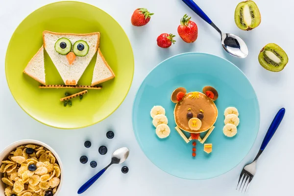 Creatively styled children's breakfast — Stock Photo