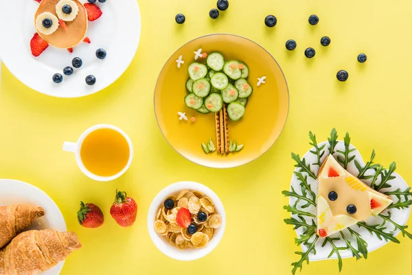 Creatively styled children's breakfast — Stock Photo