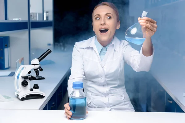 Scientist working with reagent — Stock Photo