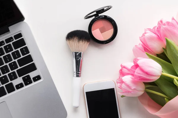 Digital devices and cosmetics — Stock Photo