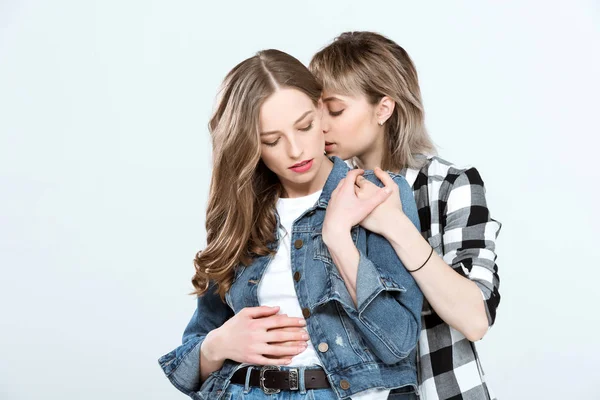 Hermosa joven pareja lesbiana - foto de stock