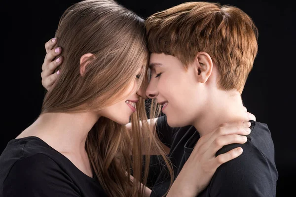 Lesbian couple touching foreheads — Stock Photo