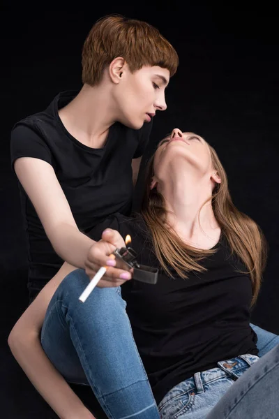 Lesbian couple embracing — Stock Photo