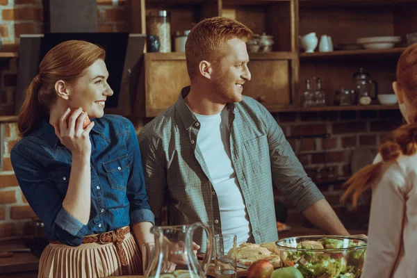 Smiling couple looking away — Stock Photo