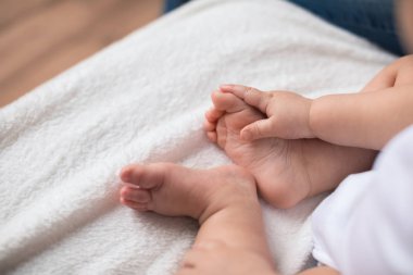 Bebek çocuklar ayaklar