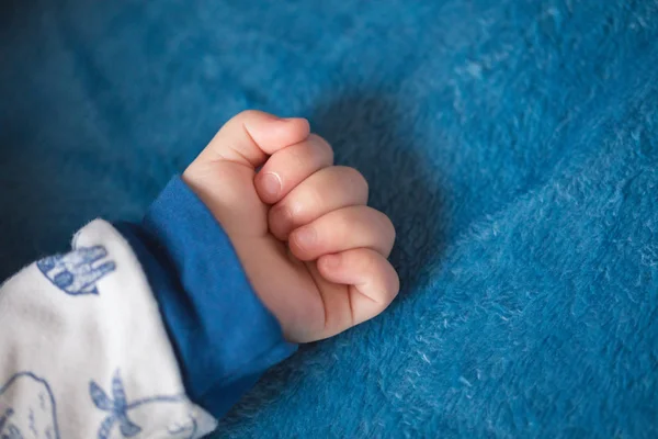 Mano del bambino addormentato — Foto Stock