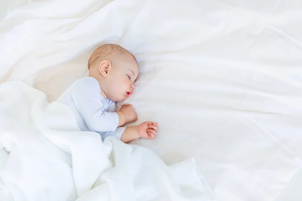 Baby boy sleeping — Stock Photo