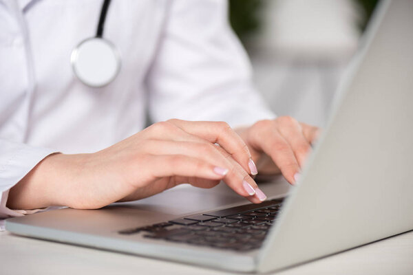doctor using laptop 