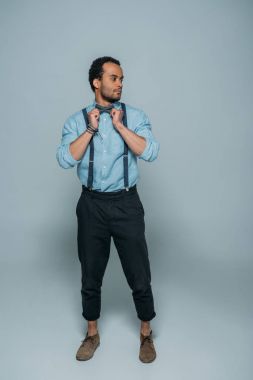 Afro-Amerikan yakışıklı genç