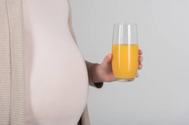 Hamile kadınların göbeği.