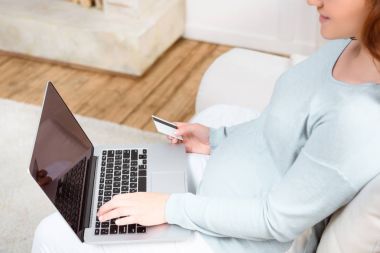 hamile kadın online alışveriş