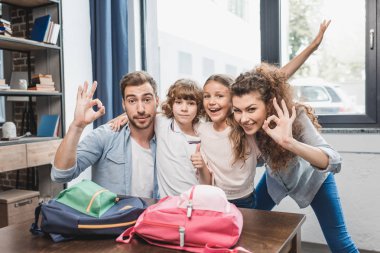 ebeveynler çocuklar okulu için ambalaj