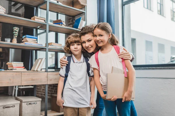 Mother with kids ready for school — Stock Photo, Image