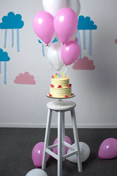 Delicious birthday cake — Stock Photo, Image