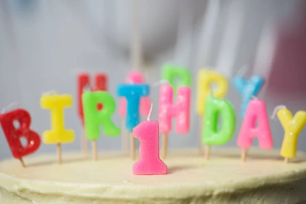 Pastel de cumpleaños con número uno — Foto de Stock