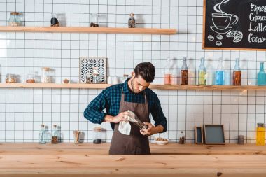Barista temizlik cam