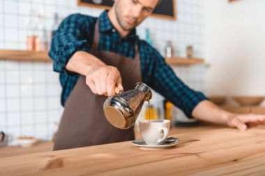 Barista kahve hazırlama