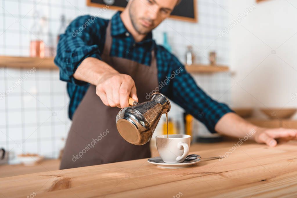 barista preparing coffee
