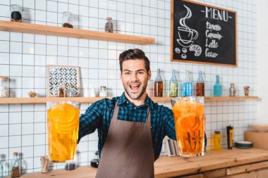 limonata yenileme ile barmen