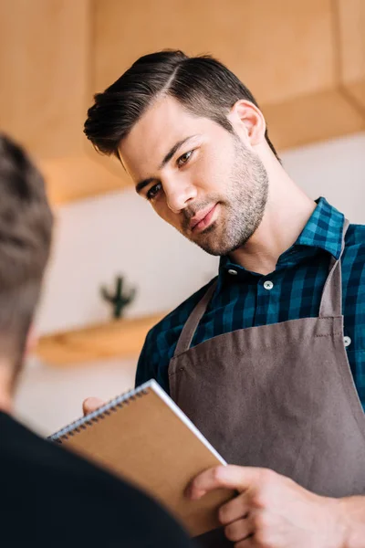 Waiter taking order from client — Stock Photo, Image