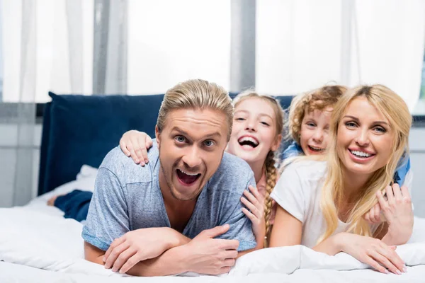 Glückliche Familie — Stockfoto