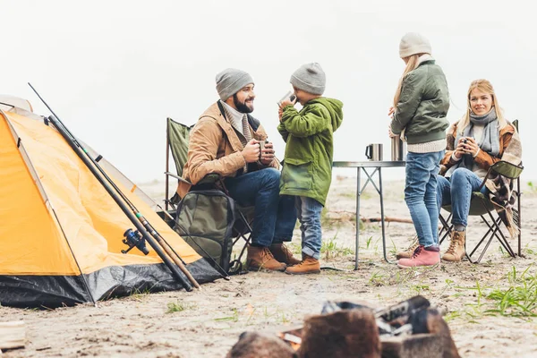 Family camping — Stock Photo, Image