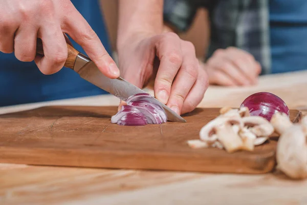 Father with son preparing food — Stock Photo