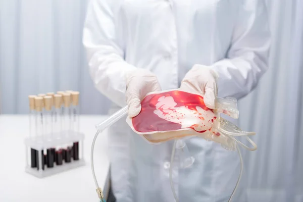 Attrezzature mediche per le trasfusioni di sangue — Foto stock