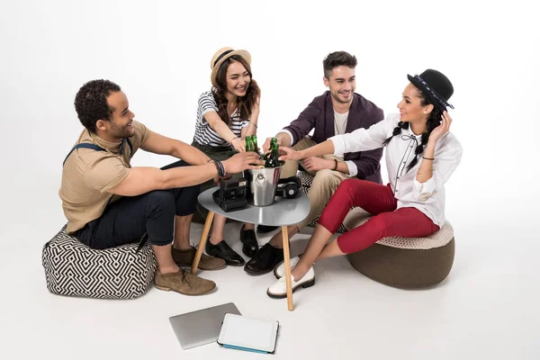 Friends drinking beer — Stock Photo