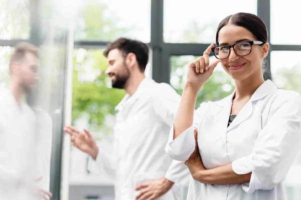 Team di scienziati professionisti — Foto stock