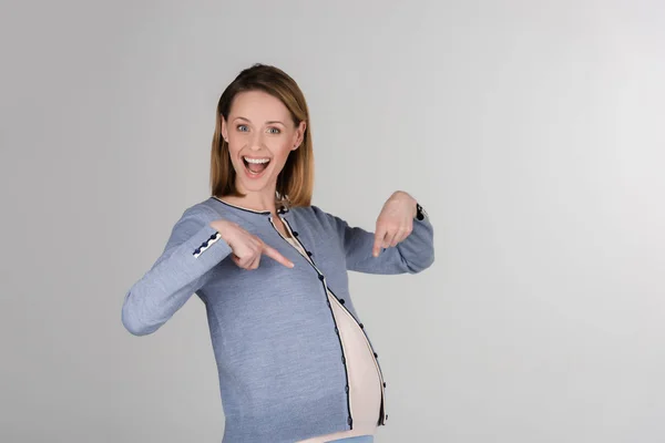 Portrait de femme enceinte — Photo de stock