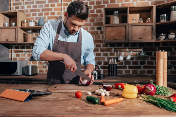 Homem de cozinha — Fotografia de Stock