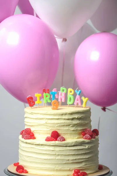 Gâteau d'anniversaire avec le numéro neuf — Photo de stock