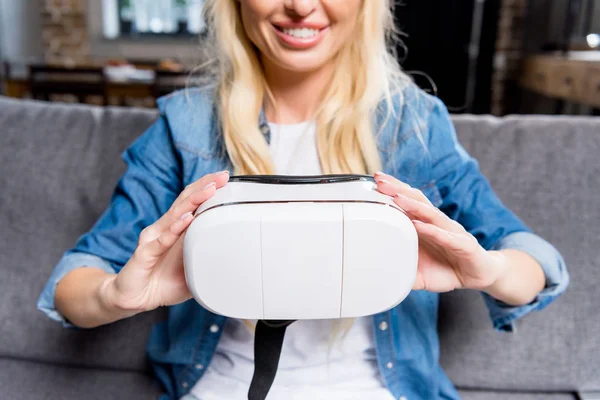 Woman with vr headset — Stock Photo