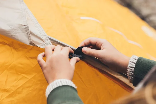 Assembling tent — Stock Photo