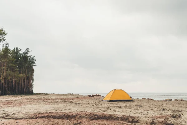 Tenda de acampamento — Fotografia de Stock