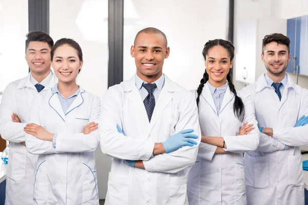 Équipe de médecins professionnels — Photo de stock